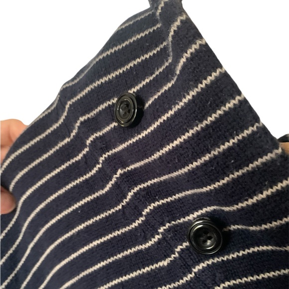 Men’s Gap navy blue with white stripes buttoned collar sweater, size Large - Picture 4 of 5